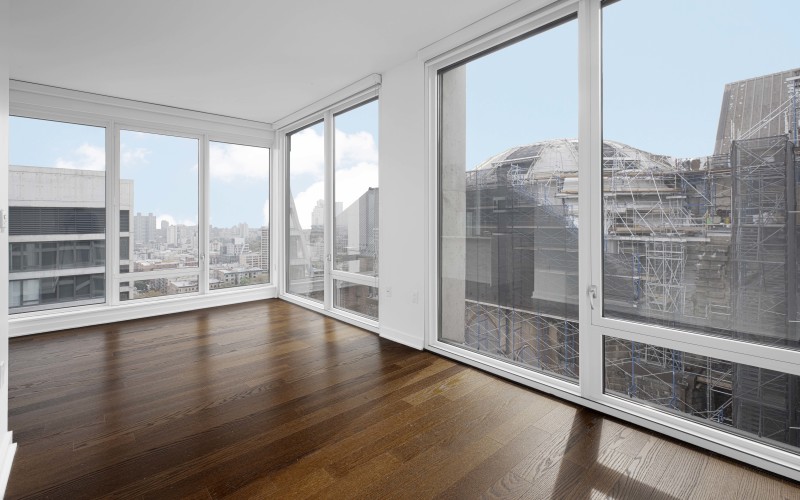 Enclave #1610 Livingroom1